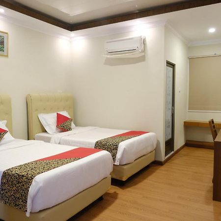 Joyful Hotel Tanjung Pandan Zewnętrze zdjęcie