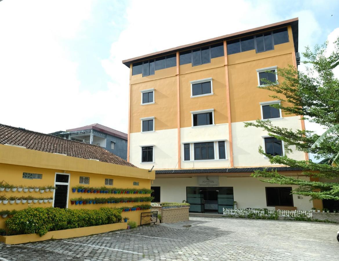 Joyful Hotel Tanjung Pandan Zewnętrze zdjęcie