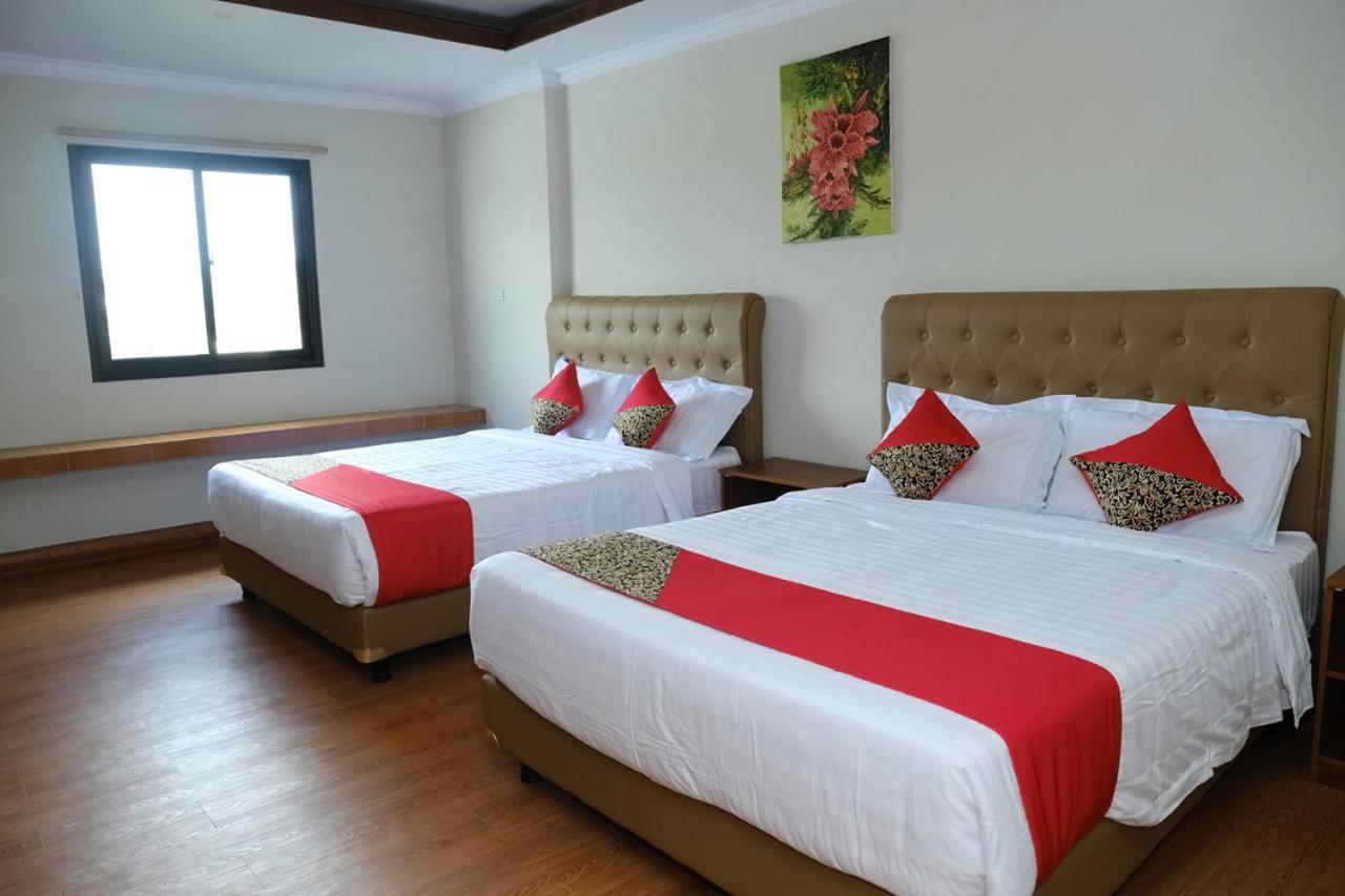 Joyful Hotel Tanjung Pandan Zewnętrze zdjęcie